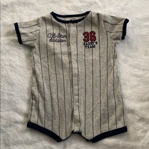 5/$25🛍carters all-star romper